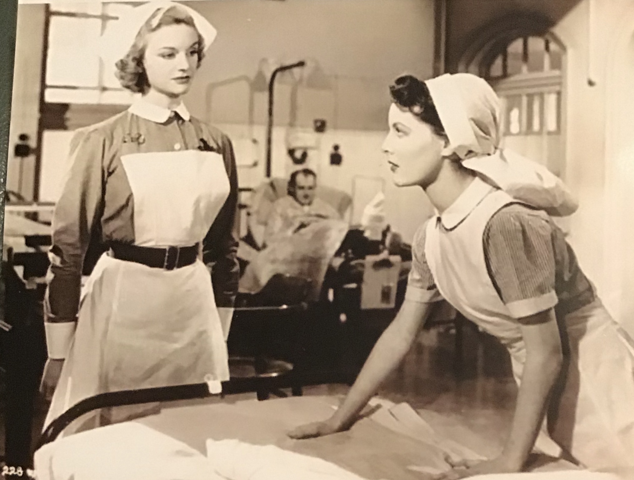 White Corridors (1951) Screenshot 3
