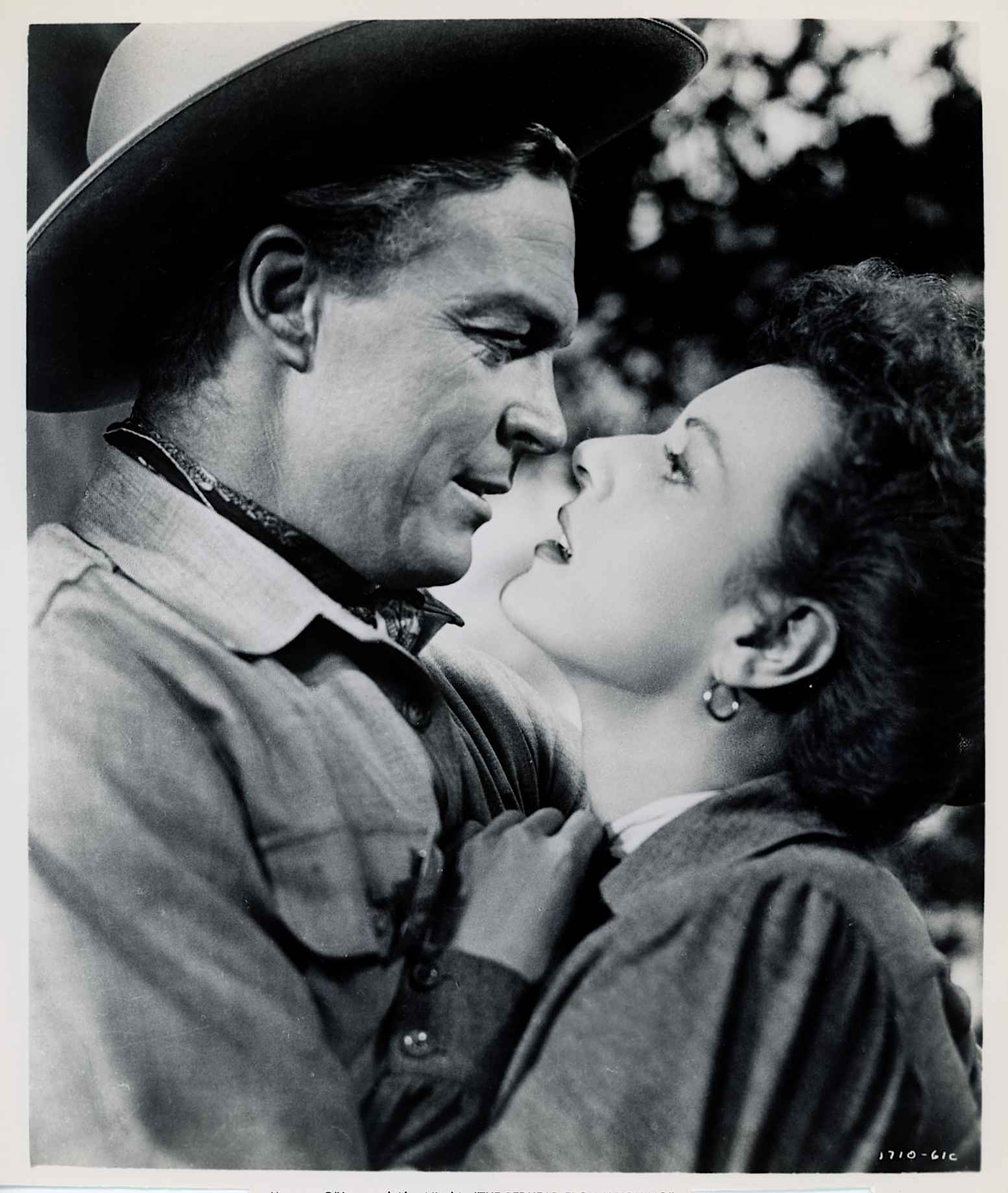 The Redhead from Wyoming (1953) Screenshot 3 