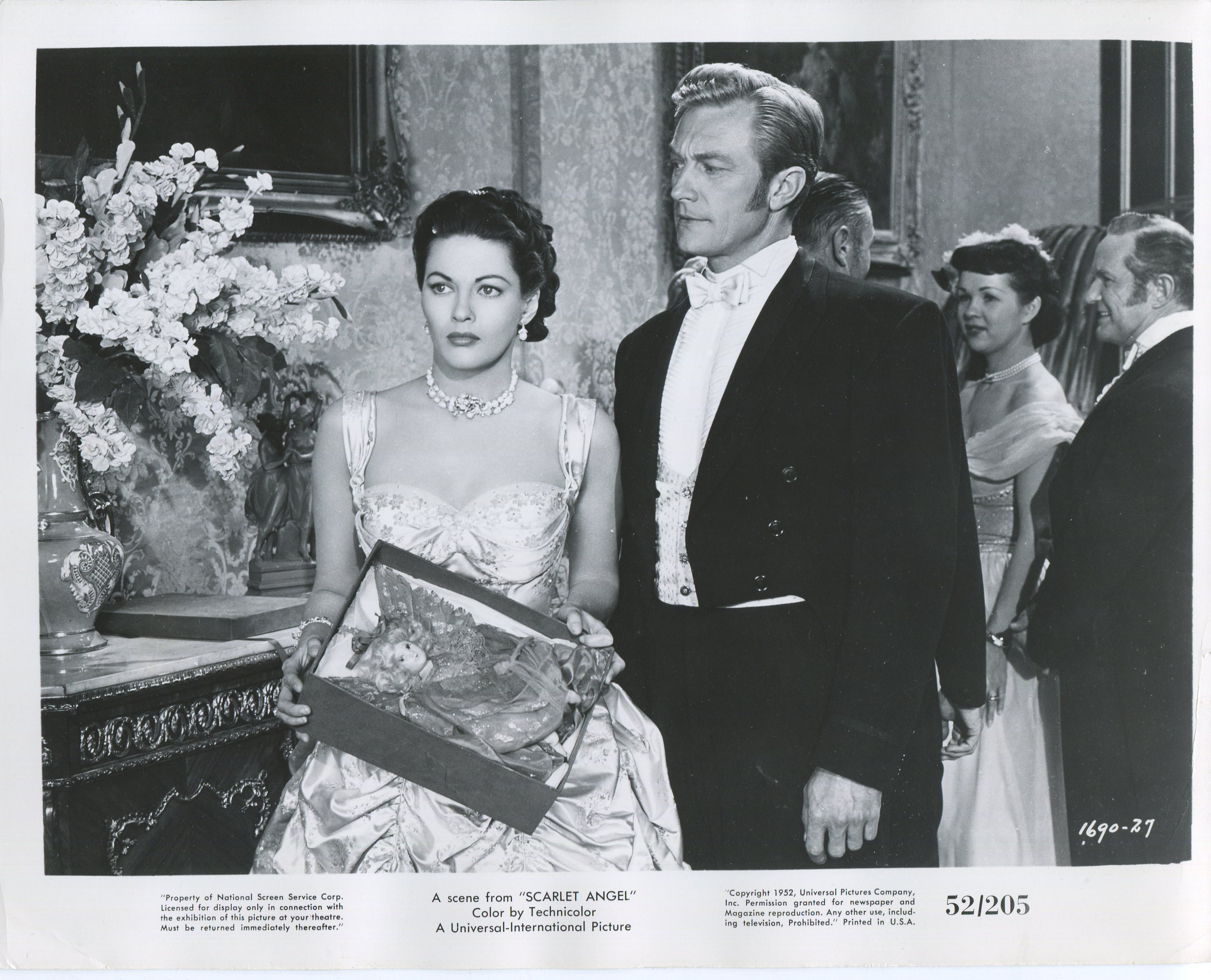 Scarlet Angel (1952) Screenshot 4 