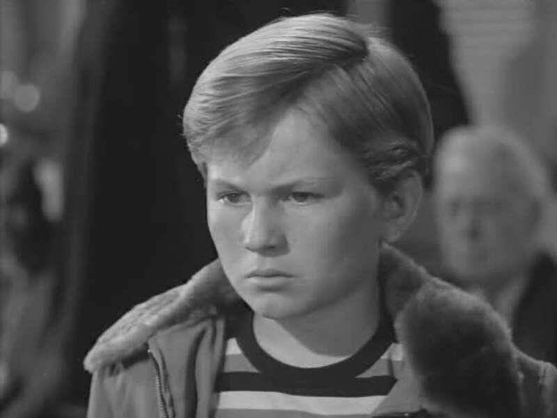 Talk About a Stranger (1952) Screenshot 3