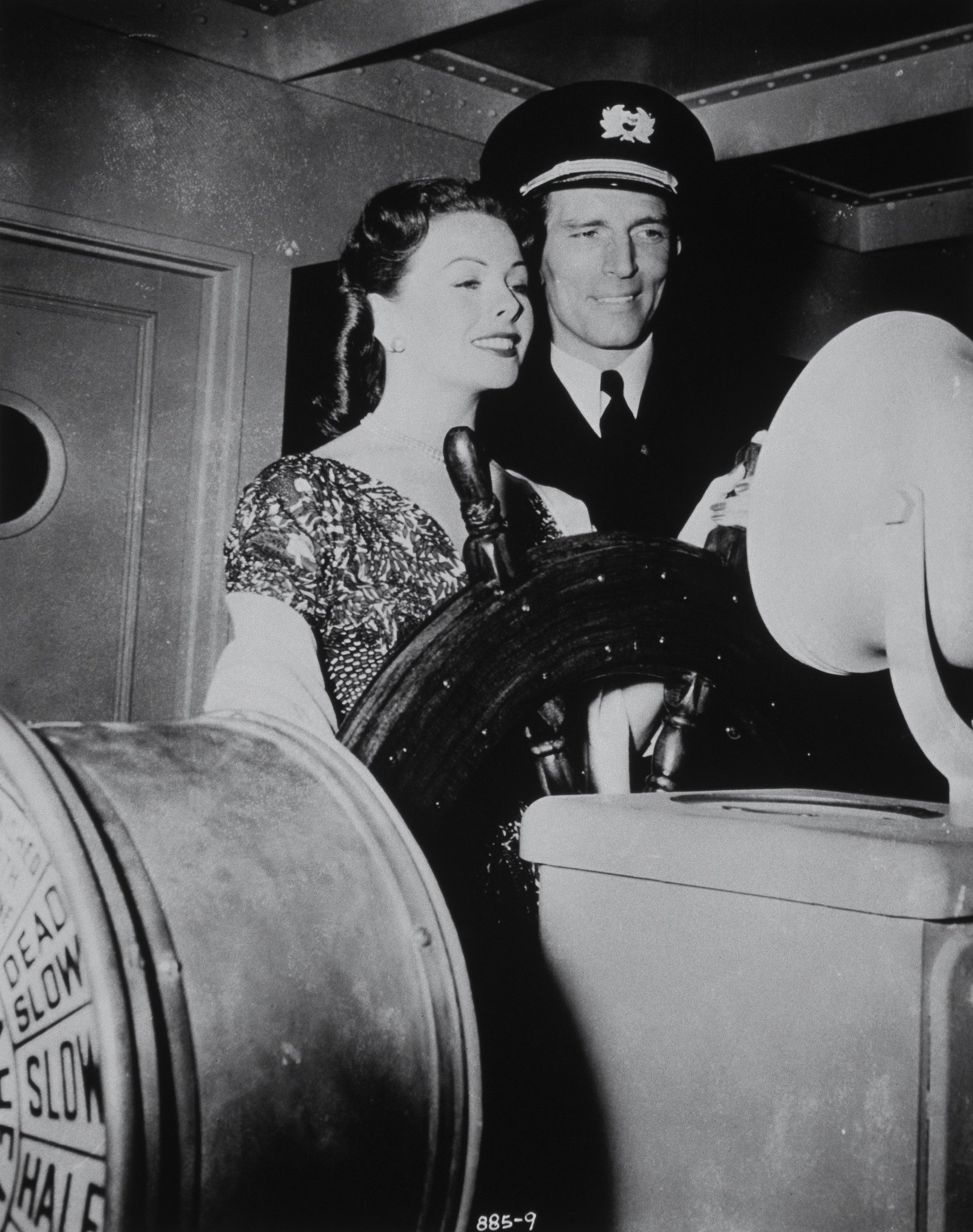 Dangerous Crossing (1953) Screenshot 2