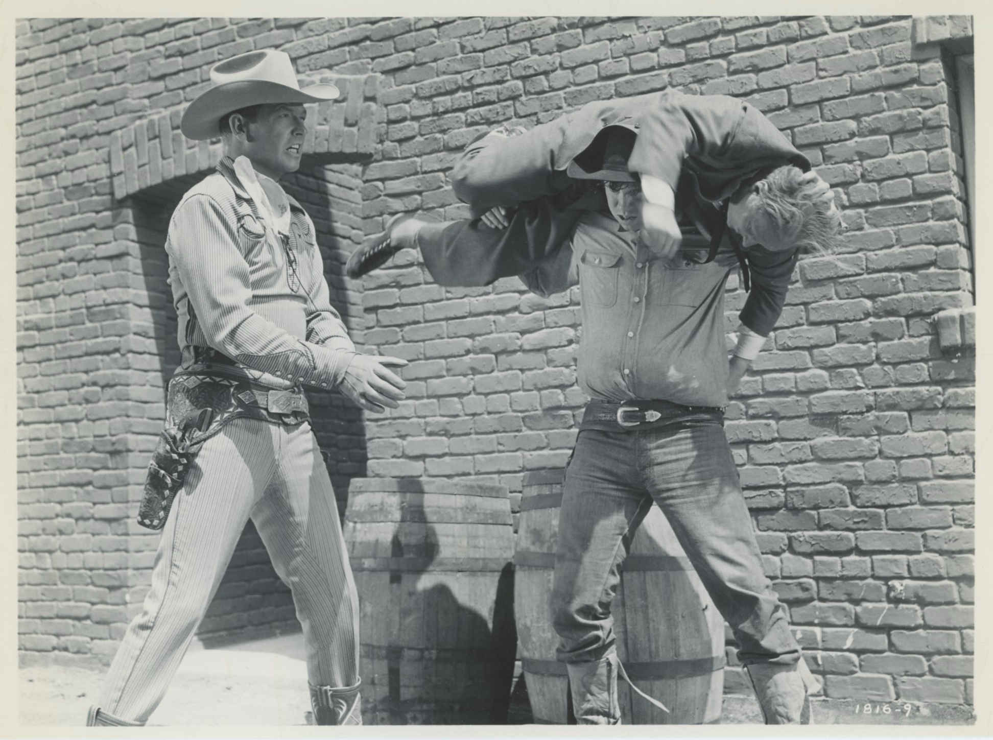 Down Laredo Way (1953) Screenshot 1