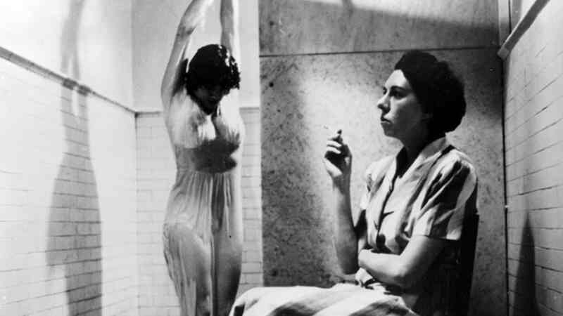 Problem Girls (1953) Screenshot 1