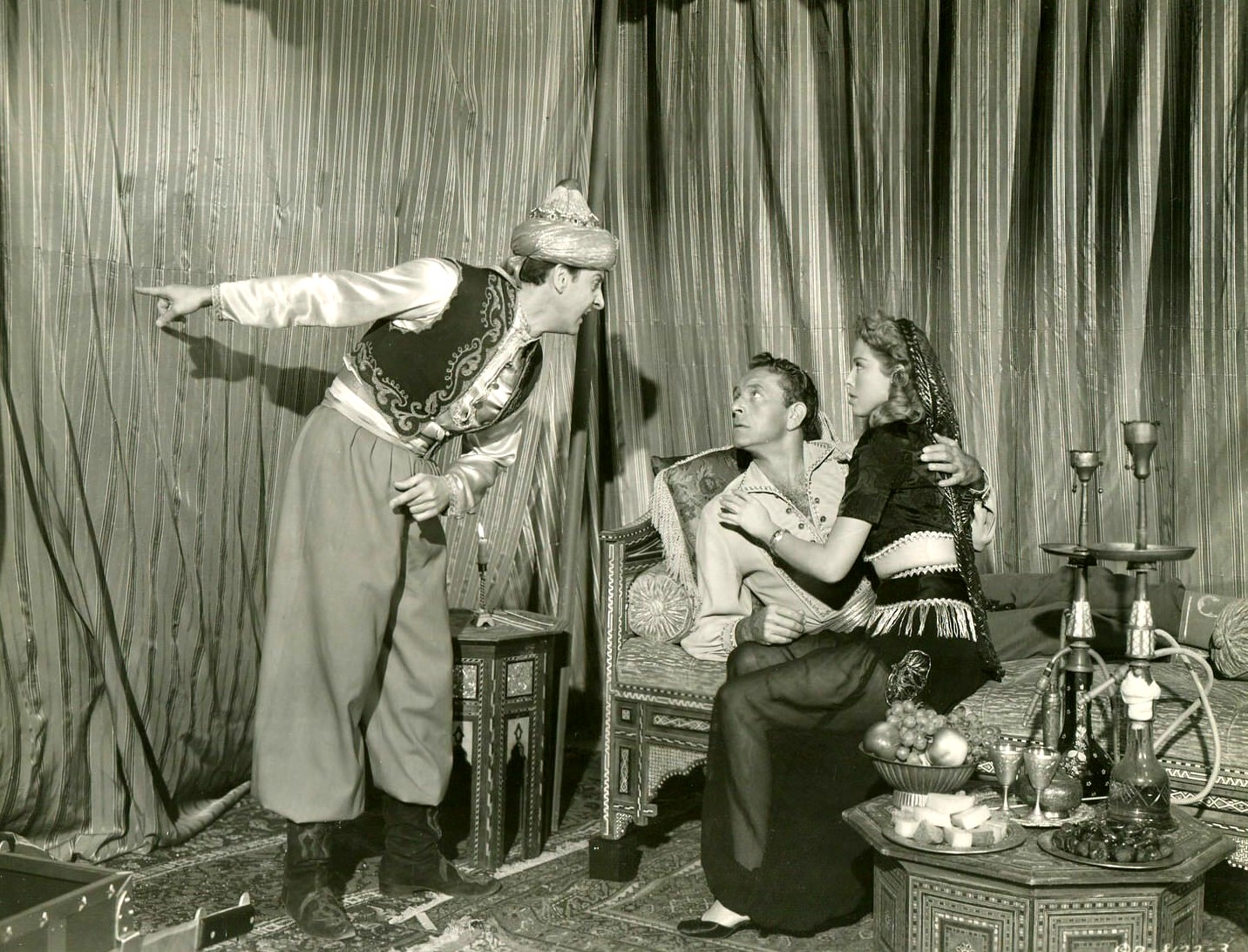 Siren of Bagdad (1953) Screenshot 3