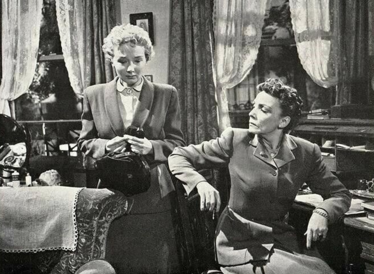 Twilight Women (1952) Screenshot 3