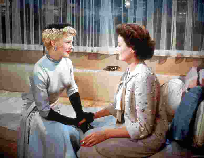 Black Widow (1954) Screenshot 3