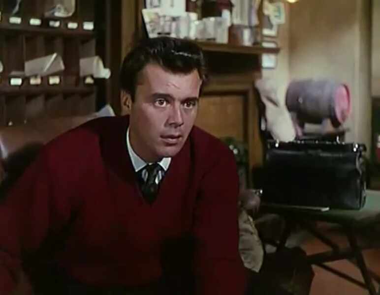 Doctor in the House (1954) Screenshot 5