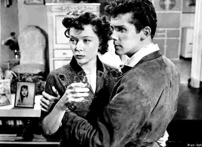 The Good Die Young (1954) Screenshot 2