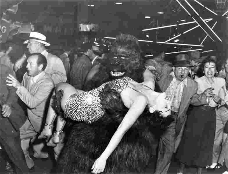 Gorilla at Large (1954) Screenshot 4