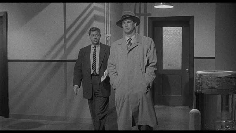 Naked Alibi (1954) Screenshot 4