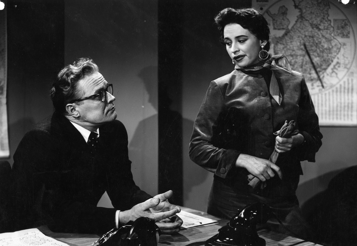 Rakkaus kahleissa (1955) Screenshot 1 