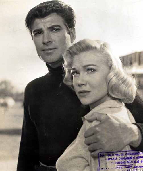 Ring of Fear (1954) Screenshot 4