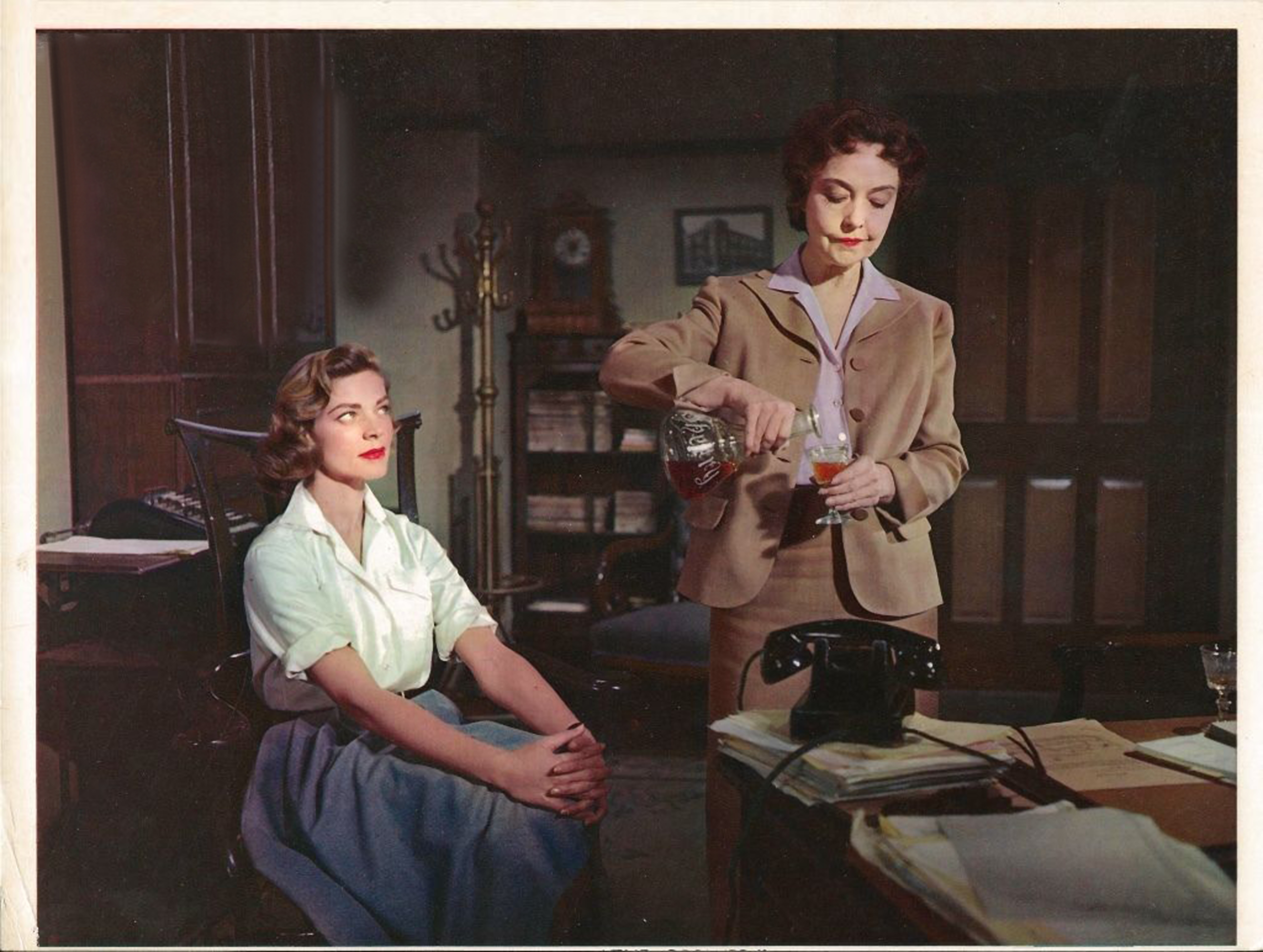 The Cobweb (1955) Screenshot 3 