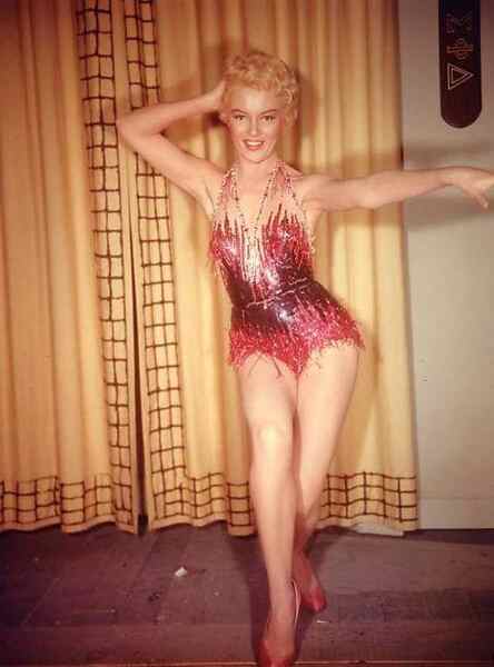 How to Be Very, Very Popular (1955) Screenshot 5