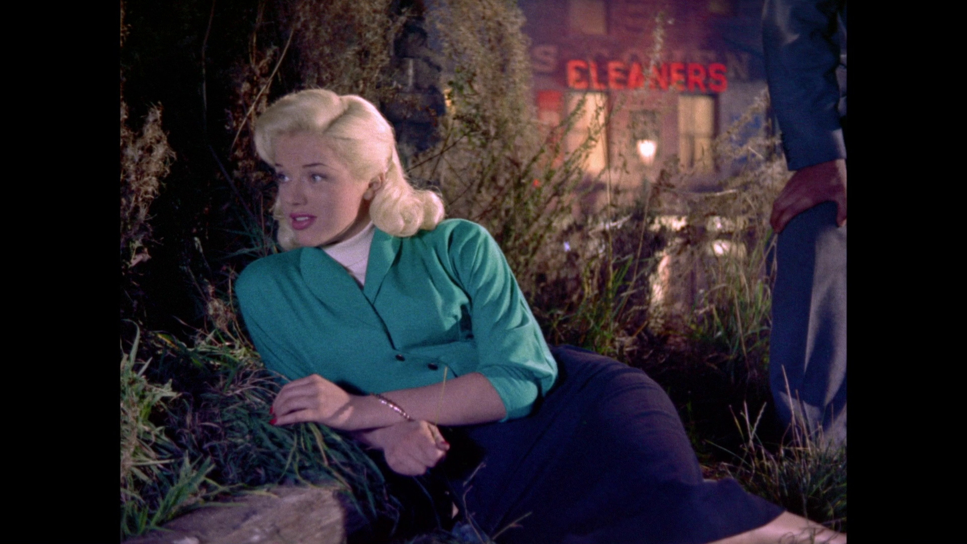 A Kid for Two Farthings (1955) Screenshot 4