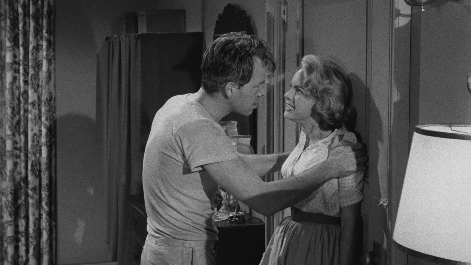 Shack Out on 101 (1955) Screenshot 4 