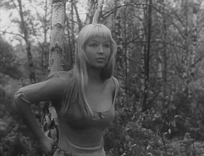 The Blonde Witch (1956) Screenshot 2