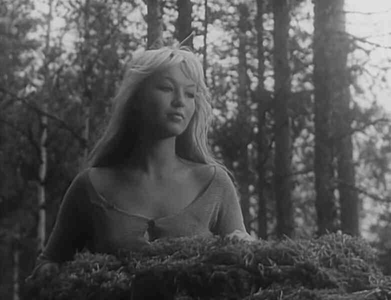 The Blonde Witch (1956) Screenshot 3
