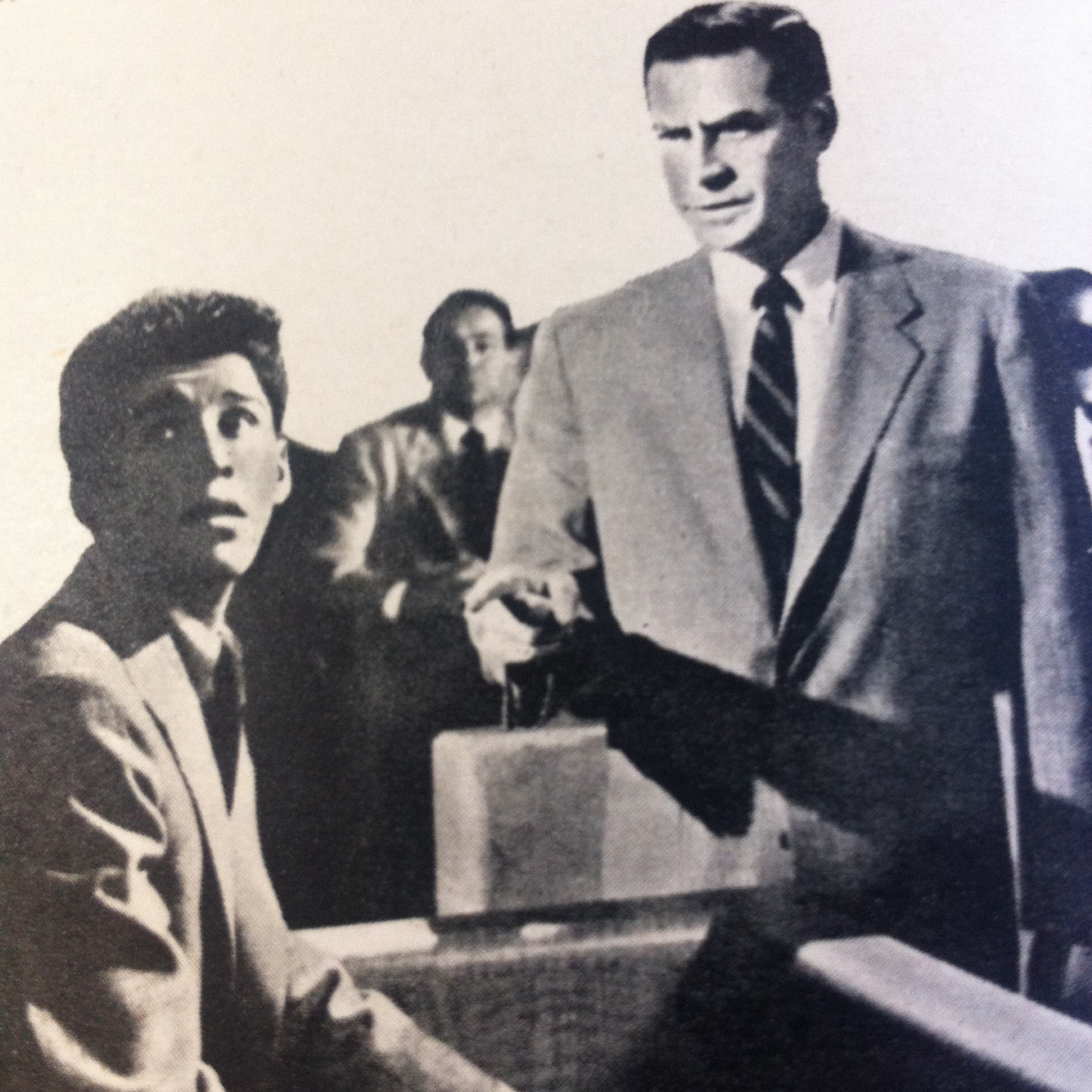 Trial (1955) Screenshot 4