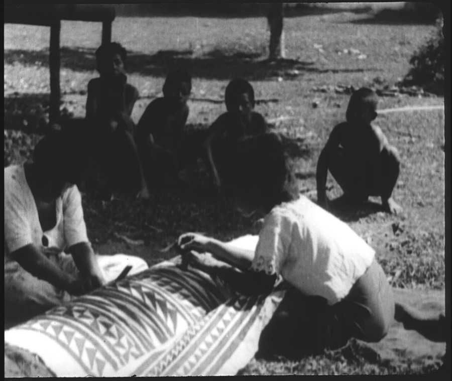 Cannibal Island (1956) Screenshot 5