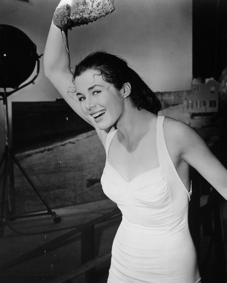 Four Girls in Town (1957) Screenshot 3 