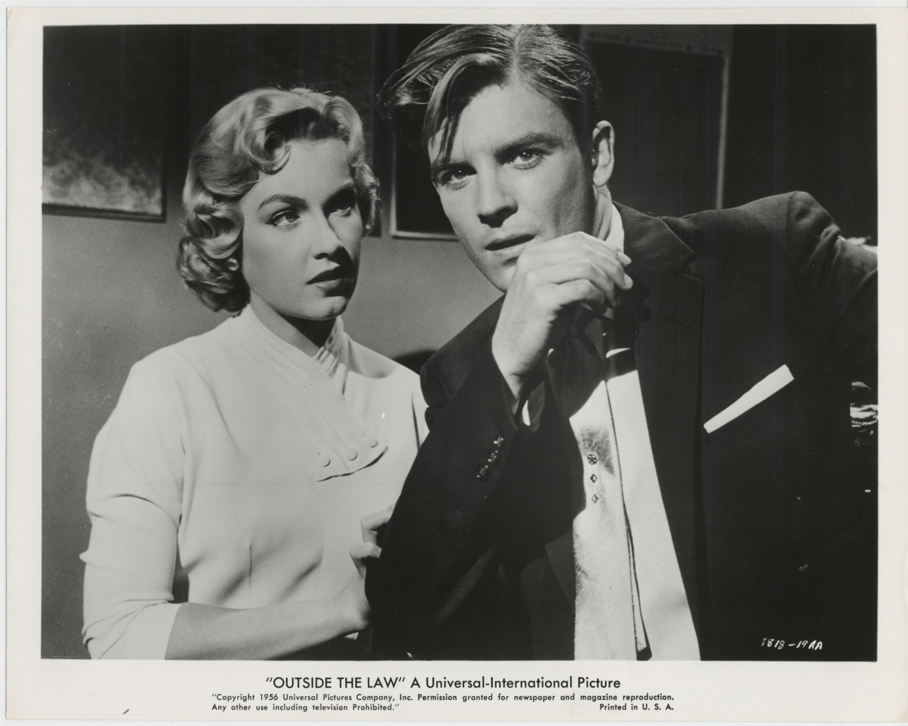 Outside the Law (1956) Screenshot 4 