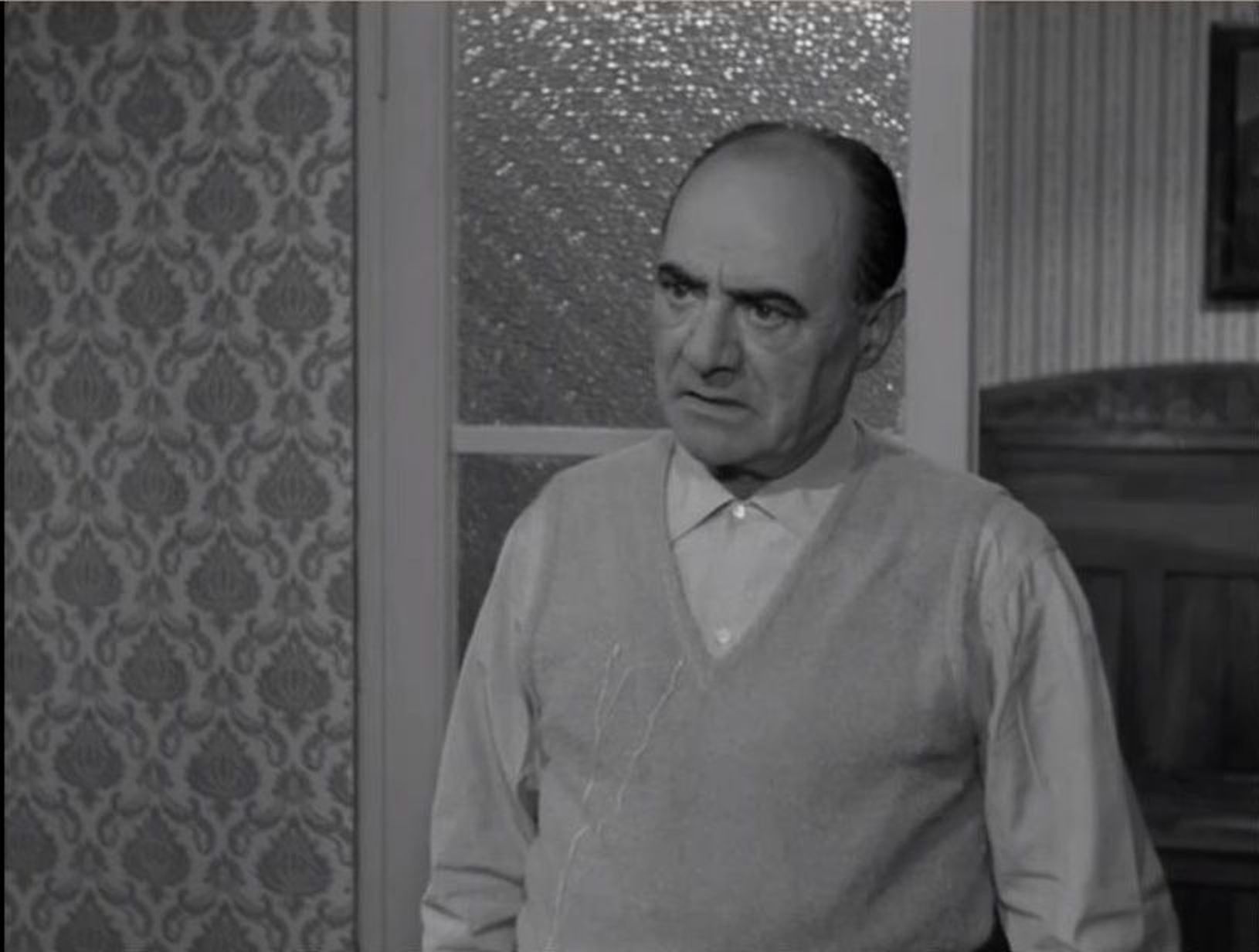 Poor But Beautiful (1957) Screenshot 3 
