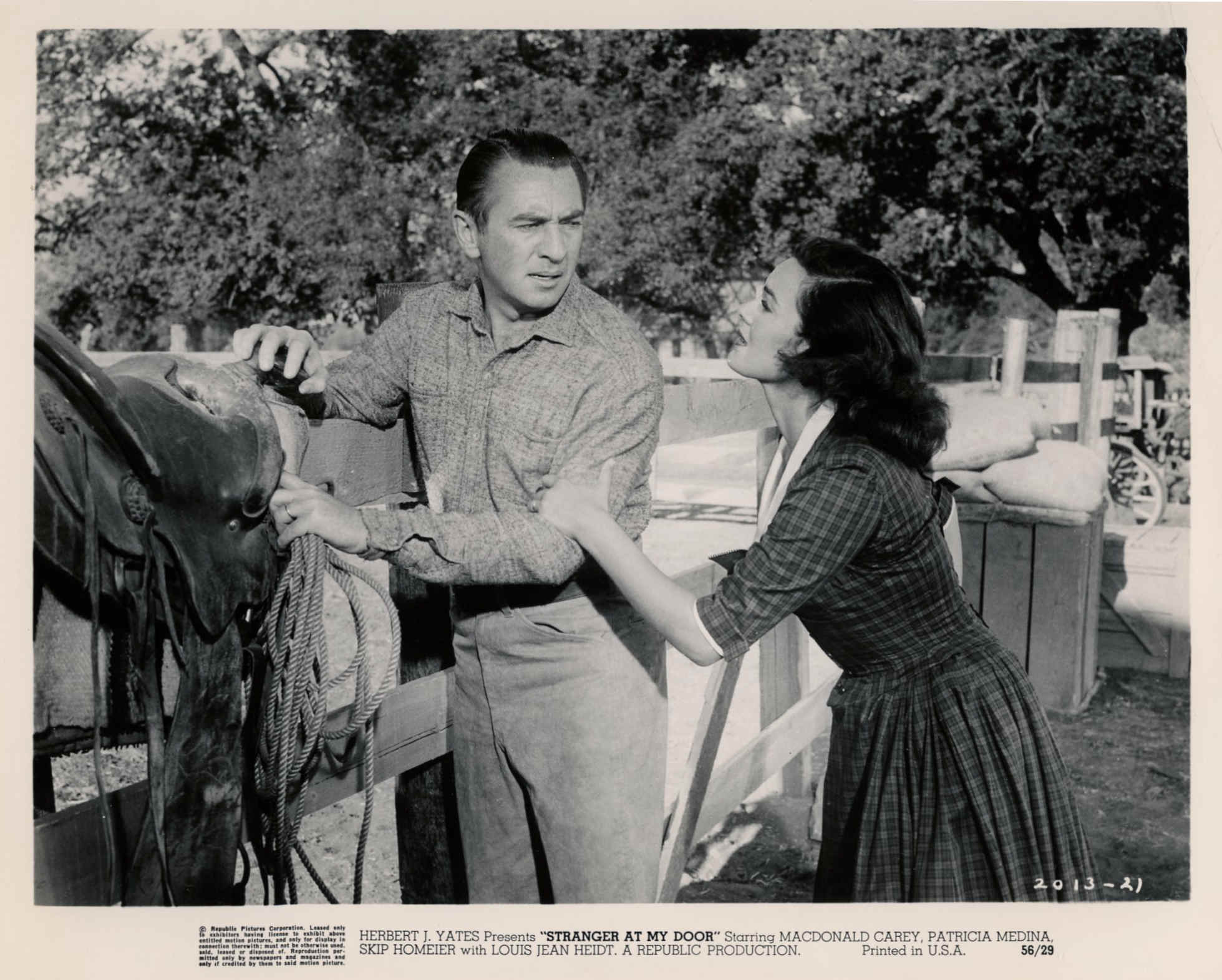 Stranger at My Door (1956) Screenshot 1