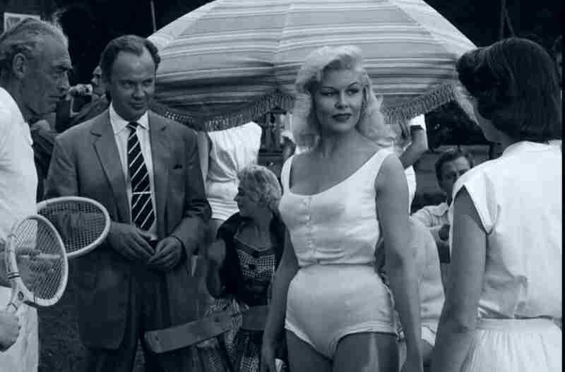 Town on Trial (1957) Screenshot 1