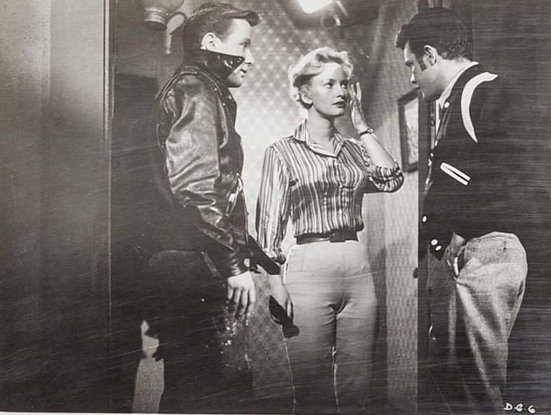 Dragstrip Girl (1957) Screenshot 2