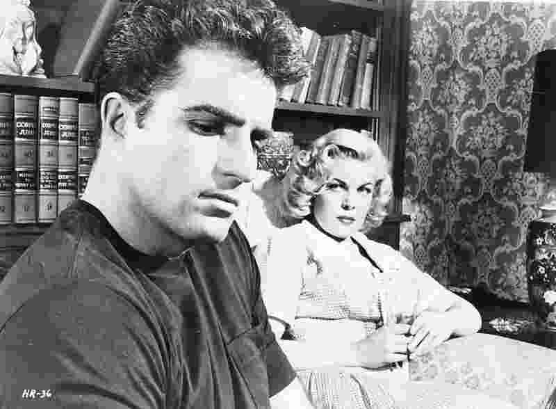 Hit and Run (1957) Screenshot 2