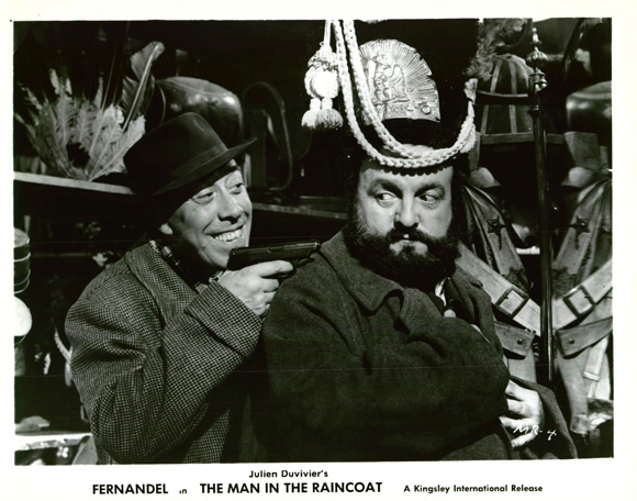 The Man in the Raincoat (1957) Screenshot 2