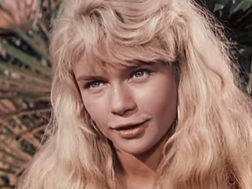 Nature Girl and the Slaver (1957) Screenshot 4