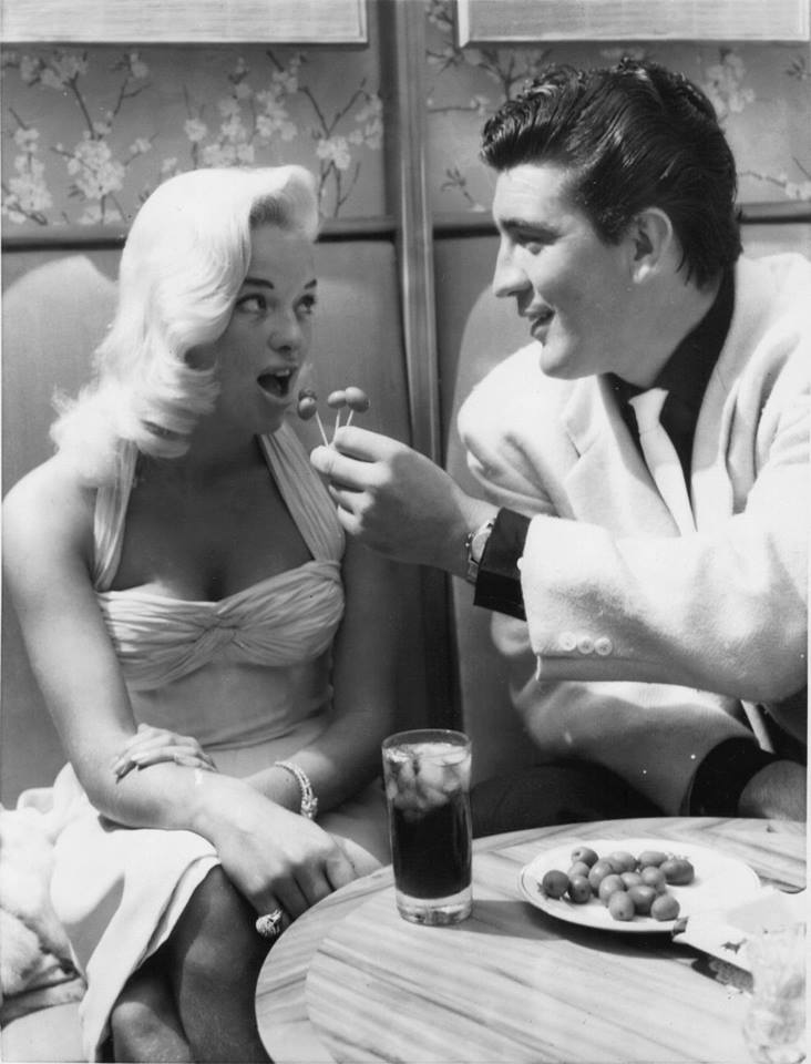 The Love Specialist (1957) Screenshot 2 