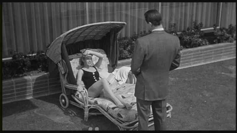 My Gun Is Quick (1957) Screenshot 2