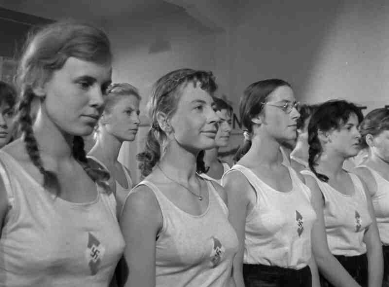 The Devil Strikes at Night (1957) Screenshot 5