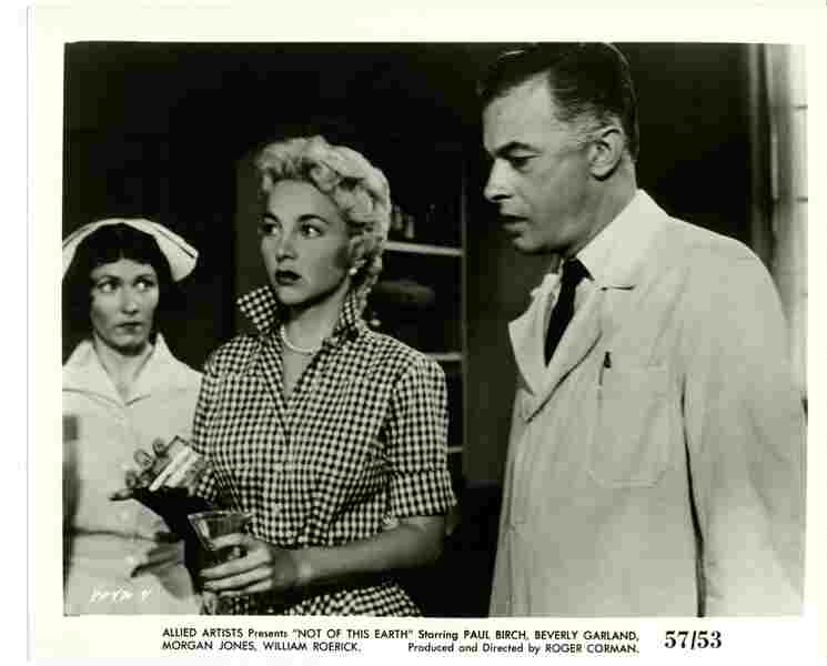 Not of This Earth (1957) Screenshot 1