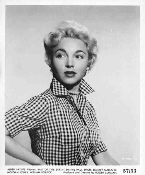 Not of This Earth (1957) Screenshot 2