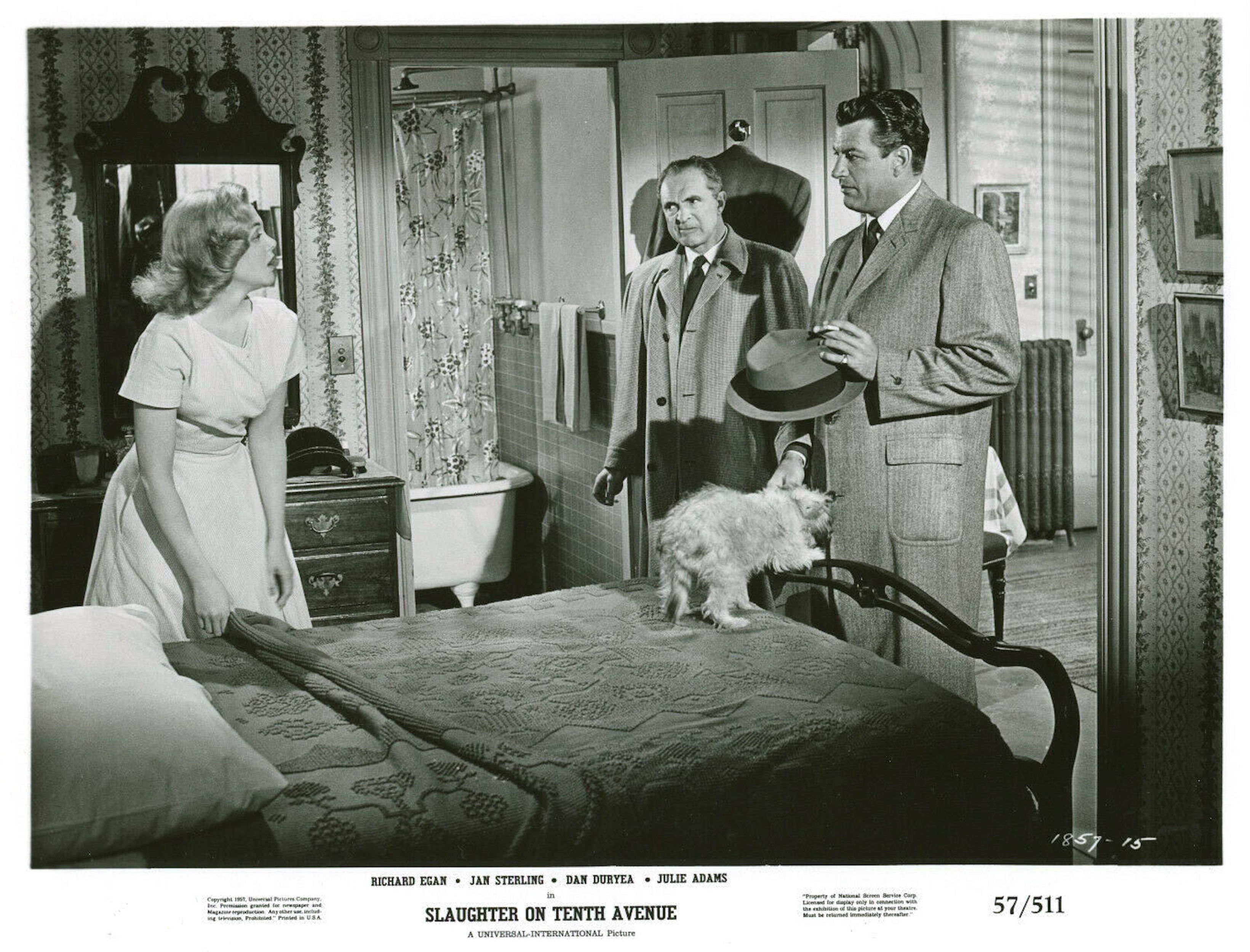 Slaughter on 10th Avenue (1957) Screenshot 3