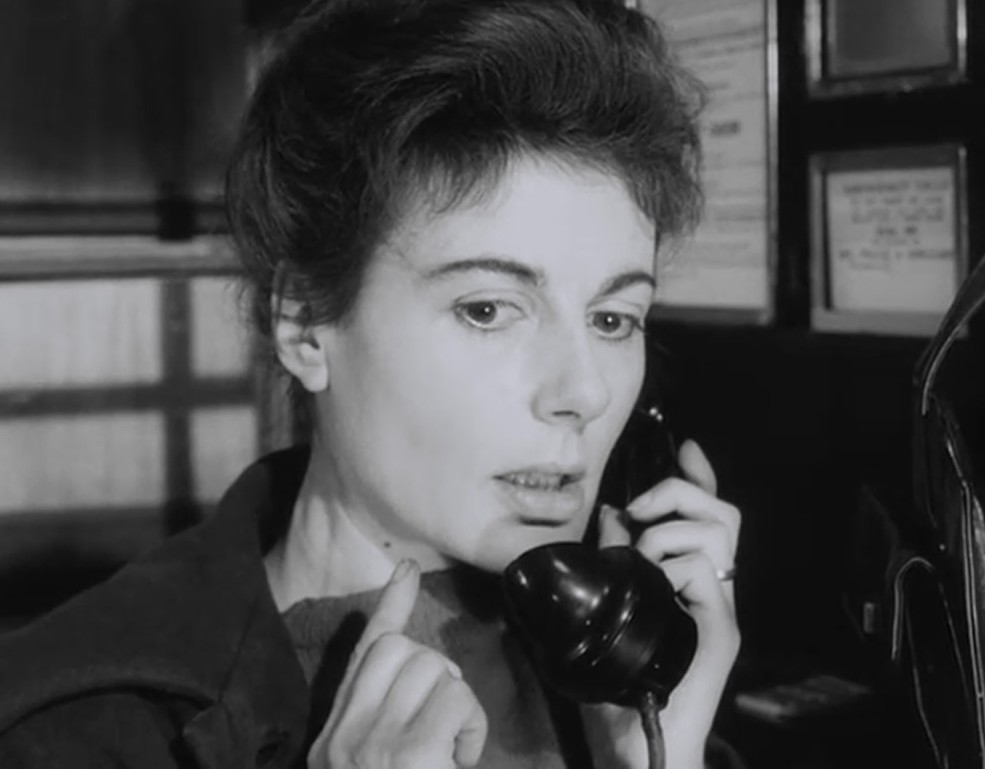 Woman in a Dressing Gown (1957) Screenshot 2