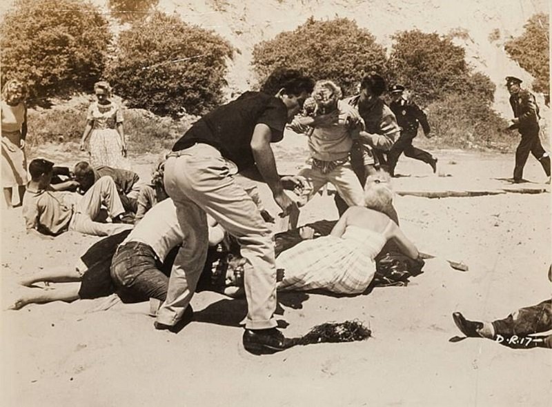 Dragstrip Riot (1958) Screenshot 3