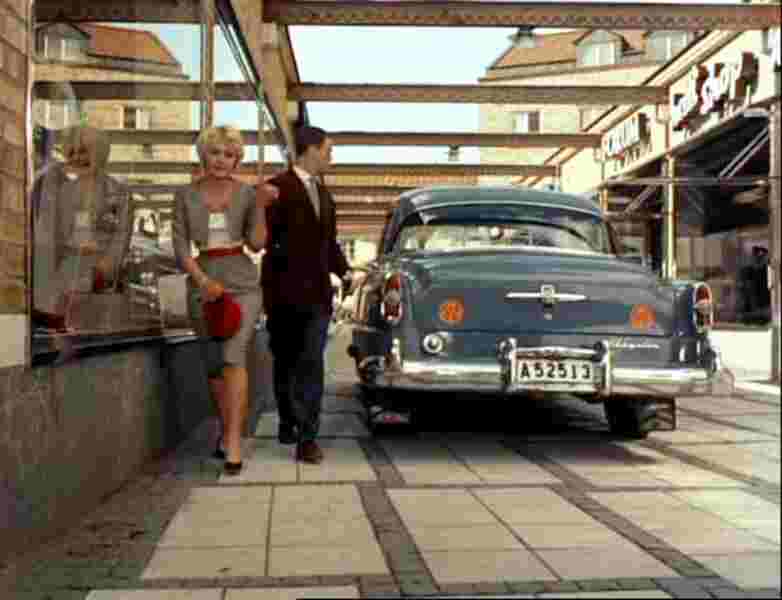 Mannekäng i rött (1958) Screenshot 2