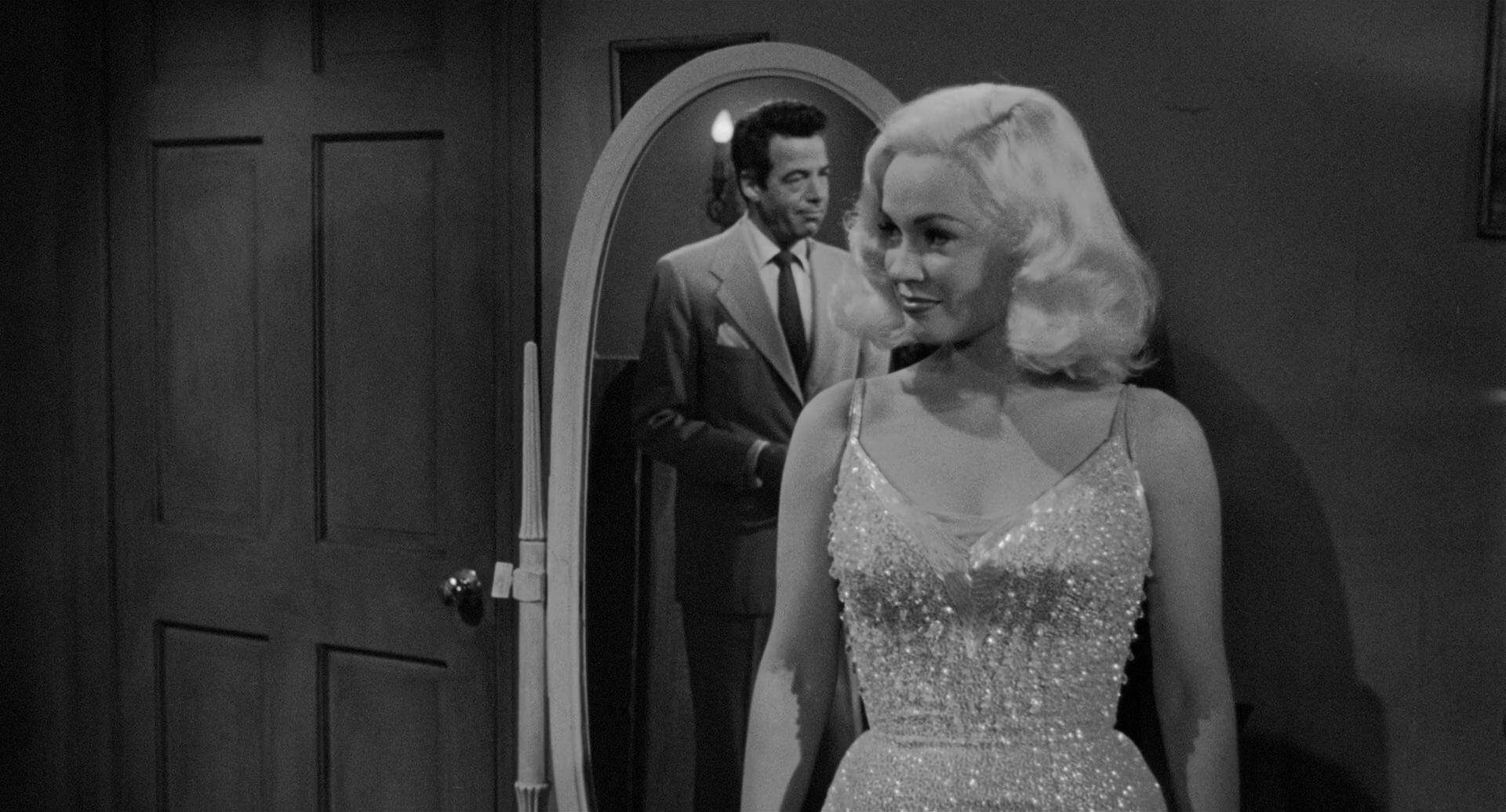 Guns Girls and Gangsters (1959) Screenshot 3