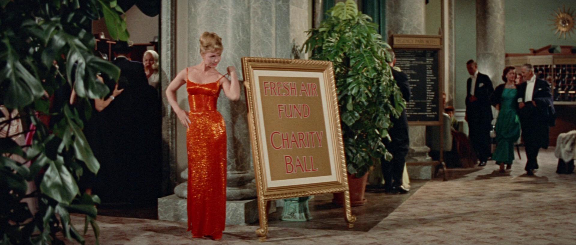 It Started with a Kiss (1959) Screenshot 2