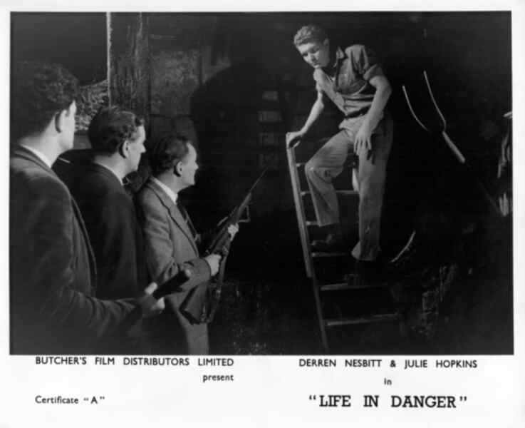 Life in Danger (1959) Screenshot 2