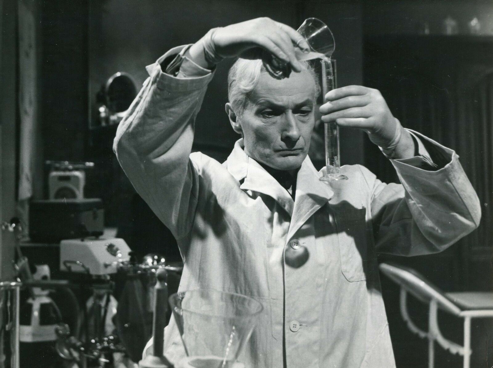 Experiment in Evil (1959) Screenshot 5 
