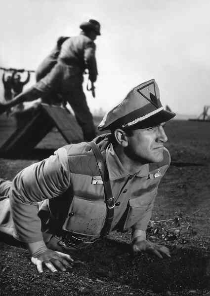 Atomic War Bride (1960) Screenshot 3