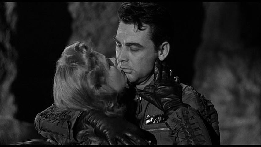12 to the Moon (1960) Screenshot 3