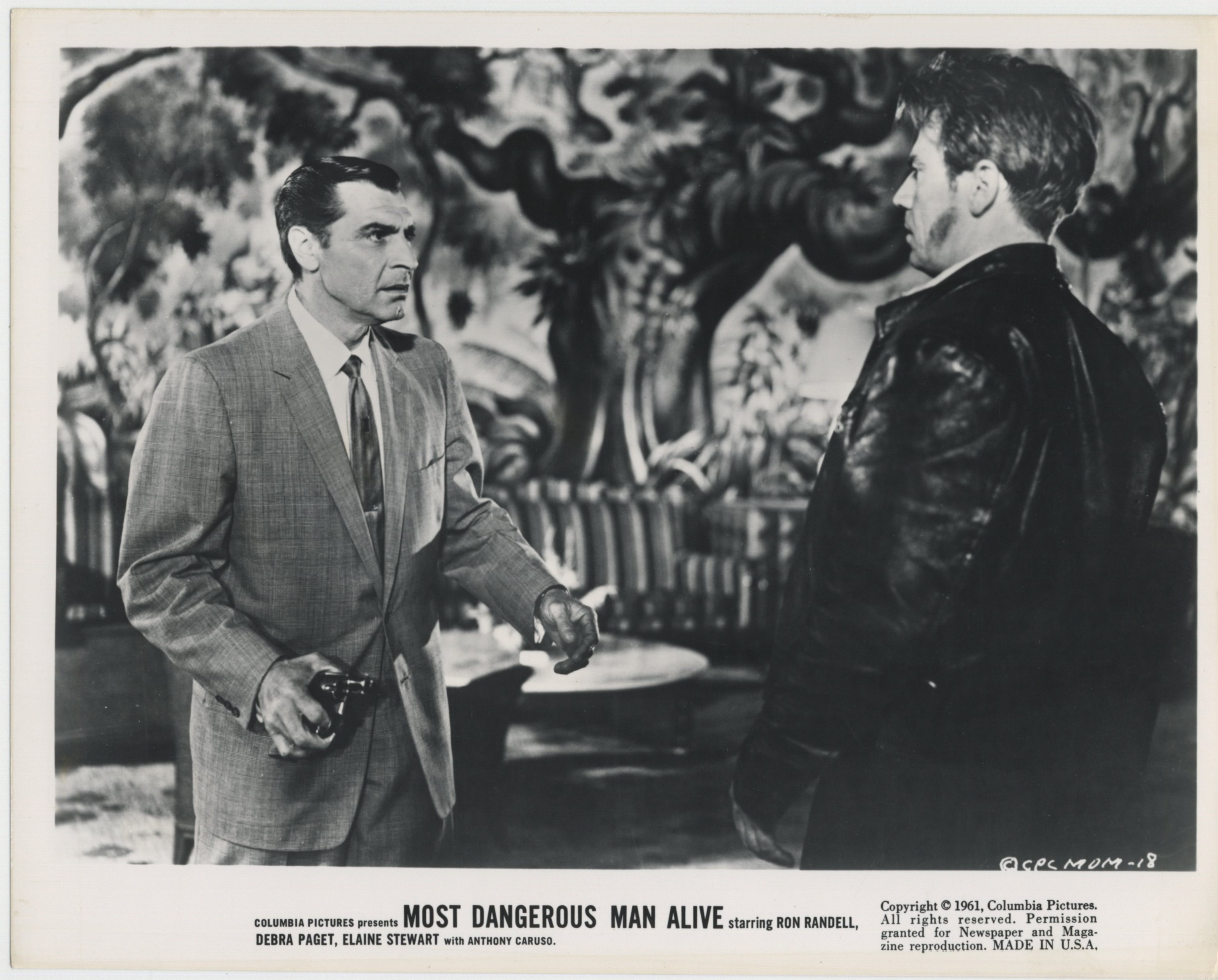 Most Dangerous Man Alive (1961) Screenshot 3