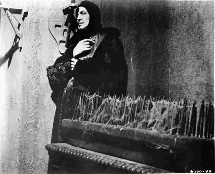 The Pit and the Pendulum (1961) Screenshot 2
